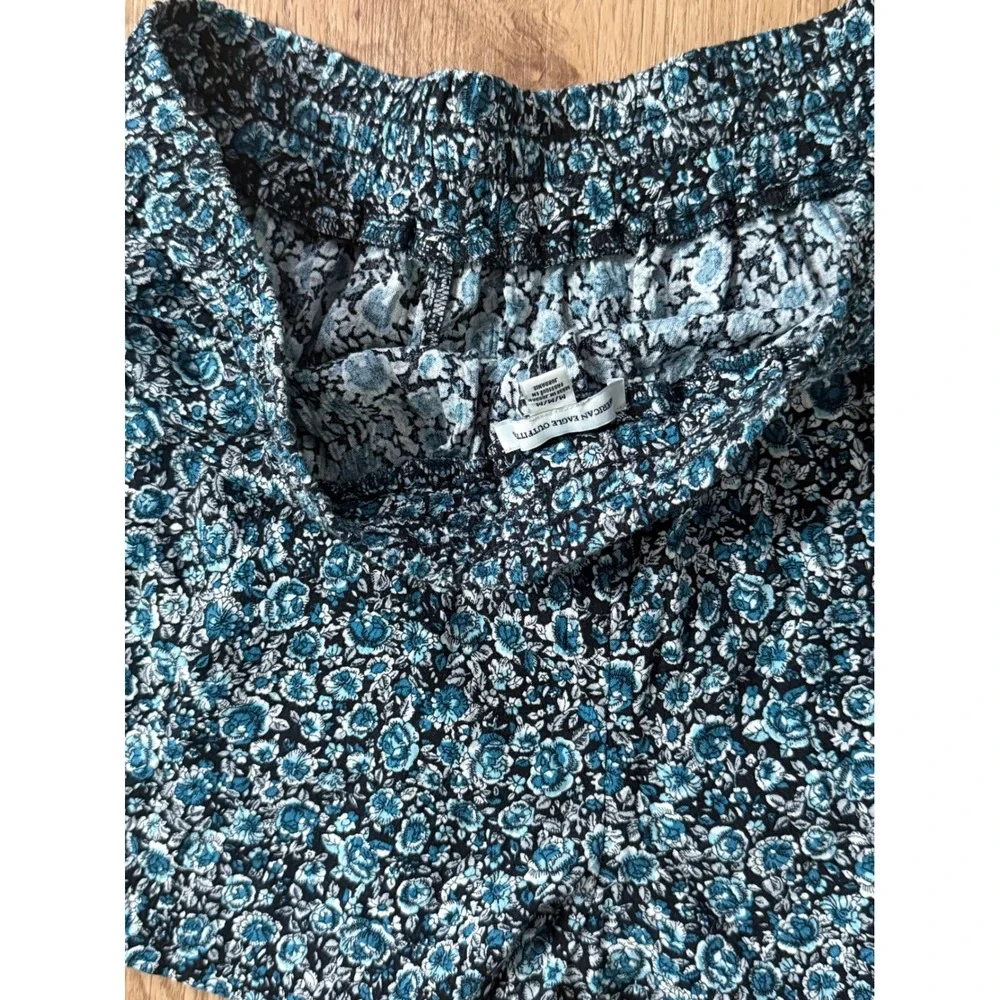 NWT American Eagle Floral Shorts Blue Black White Elastic Tie Waist Size M Flowy